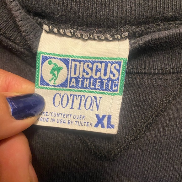 1993’ Vintage Discus Athletics Sweater - Picture 5 of 6
